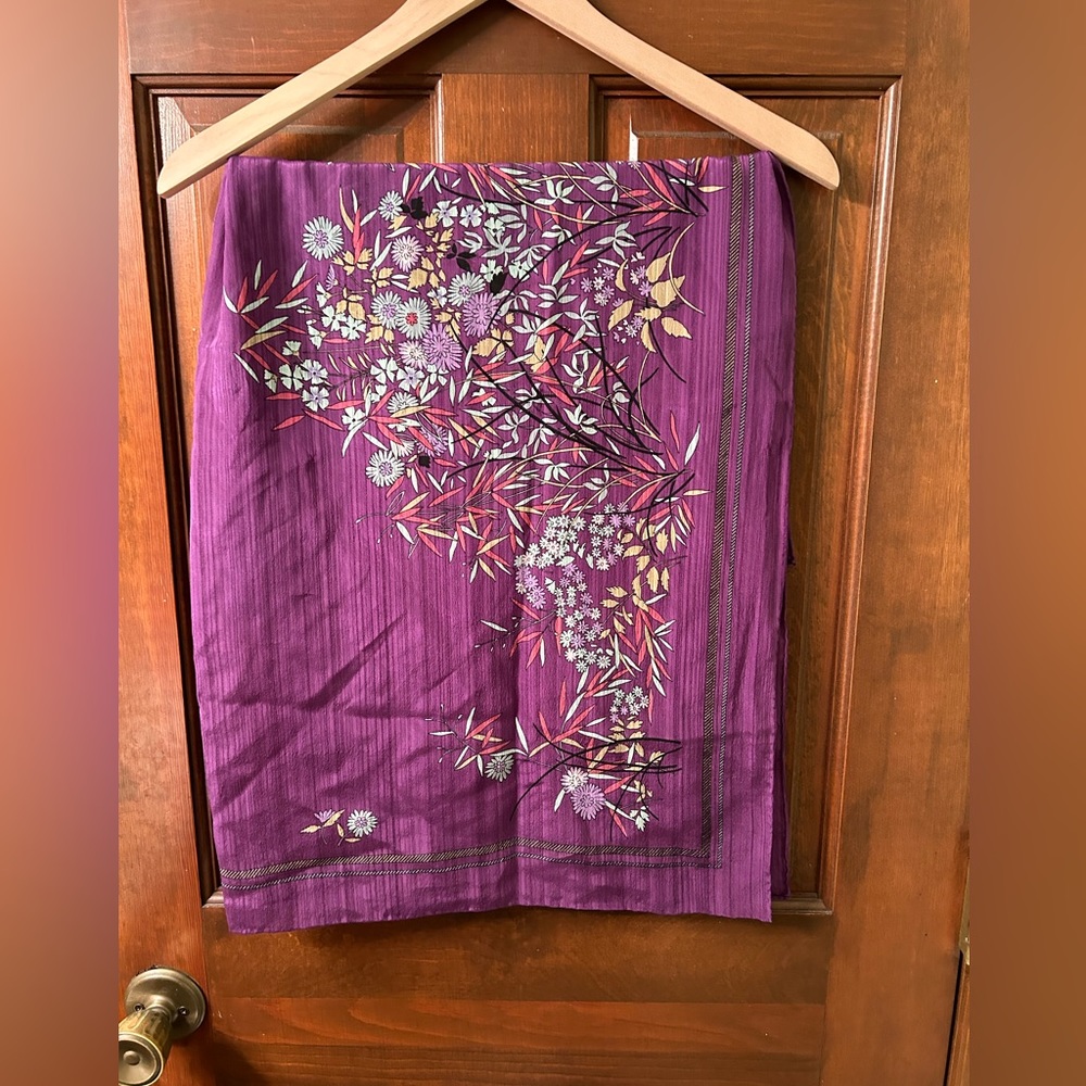 VTG Signed Beautiful Purple Hand Rolled Floral Scarf. By  Reine Seine.